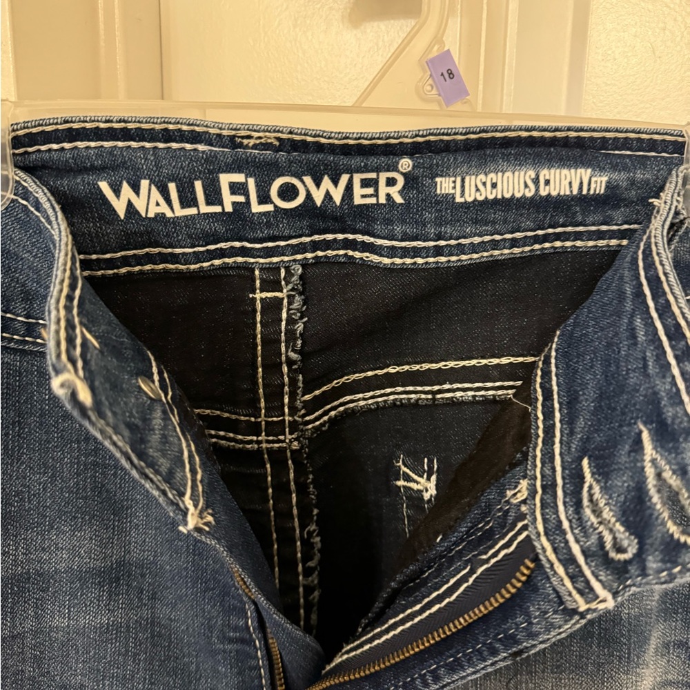 Jeans - Picture 4 of 5